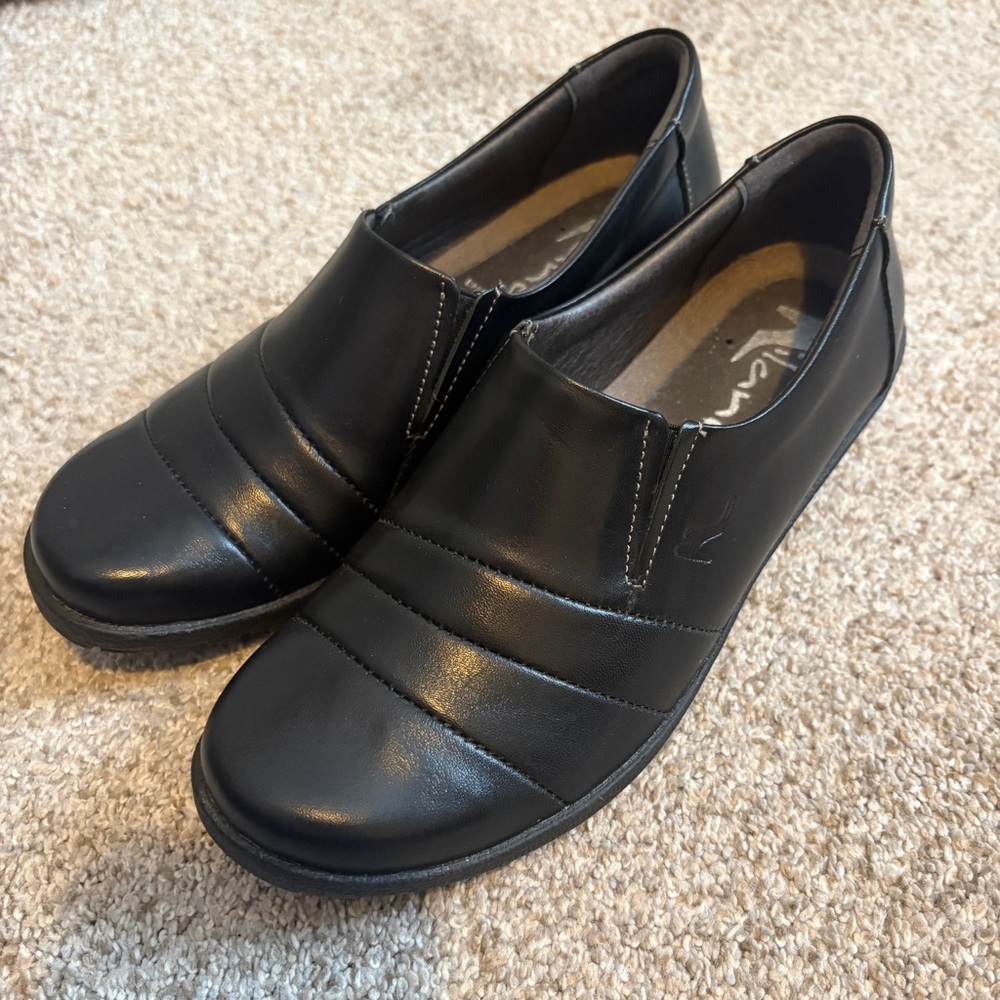 Milano Black leather shoes Size 36